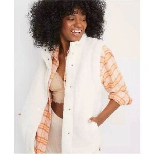 Aerie Off White Sherpa Plaid Lining Women’s Button Front Vest size Small